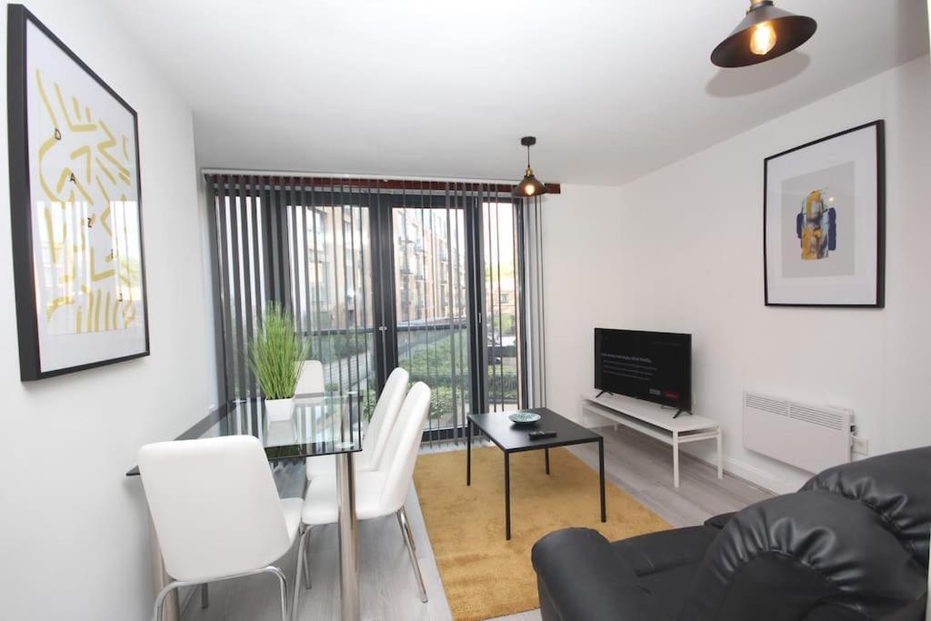 Apartment Lovely 1 Bed, Located In The Heart Of